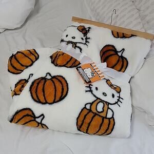 Hello Kitty Pumpkin Patch Faux Fur Throw NWT